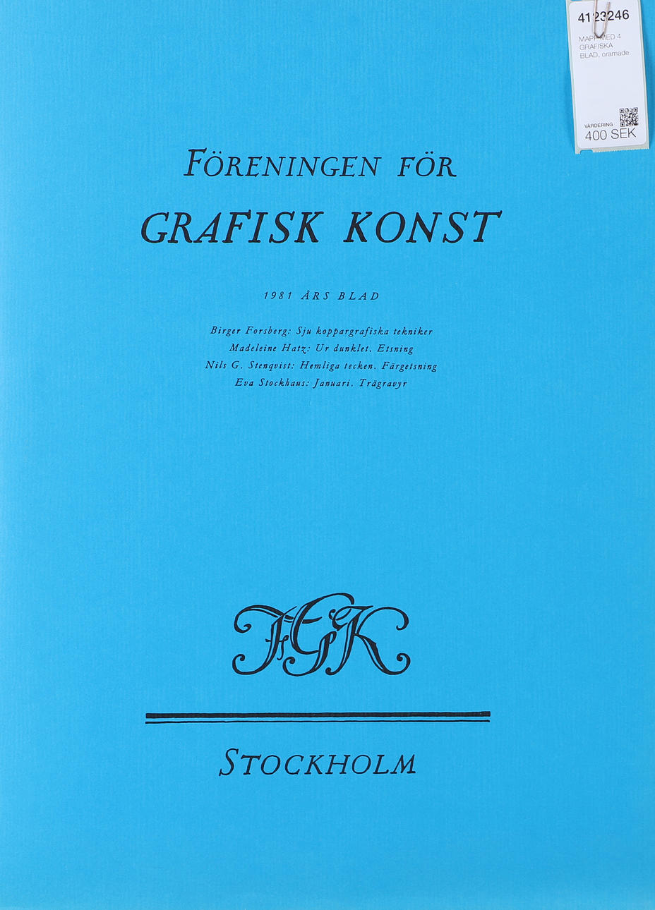 CARPETA CON 3 HOJAS GRÁFICAS, SIN MARCO.