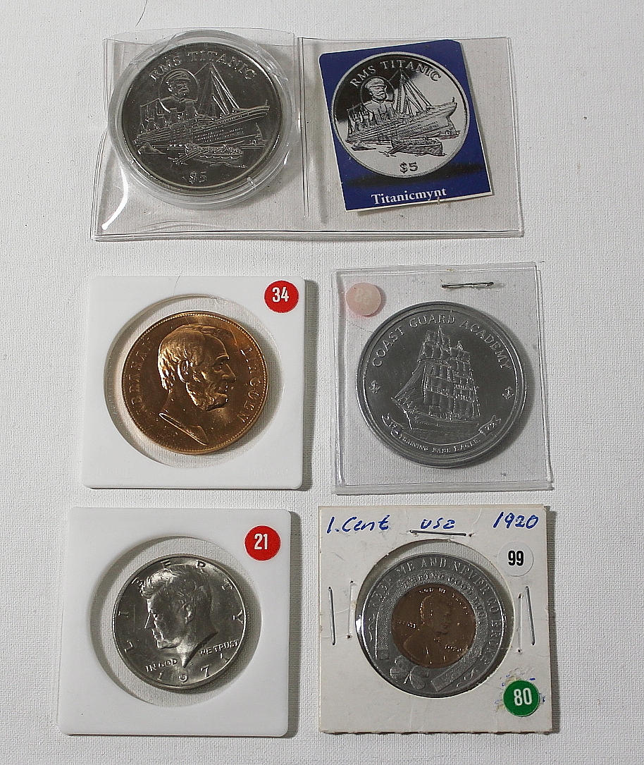 MYNT/MEDALJER, 5 st, USA och Republic of Liberia.