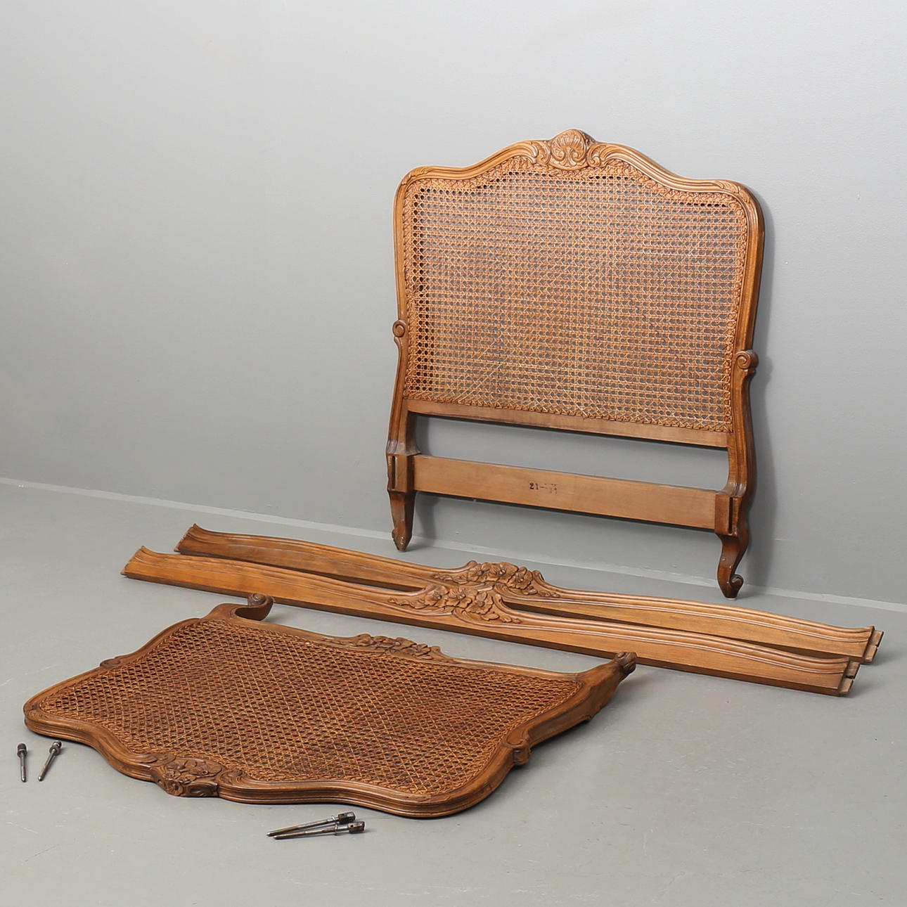 SÄNG i rokokostil, 1900-tal.