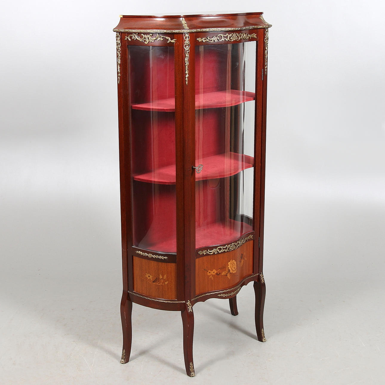 VITRINSKÅP, rokokostil, 1900-talets mitt.