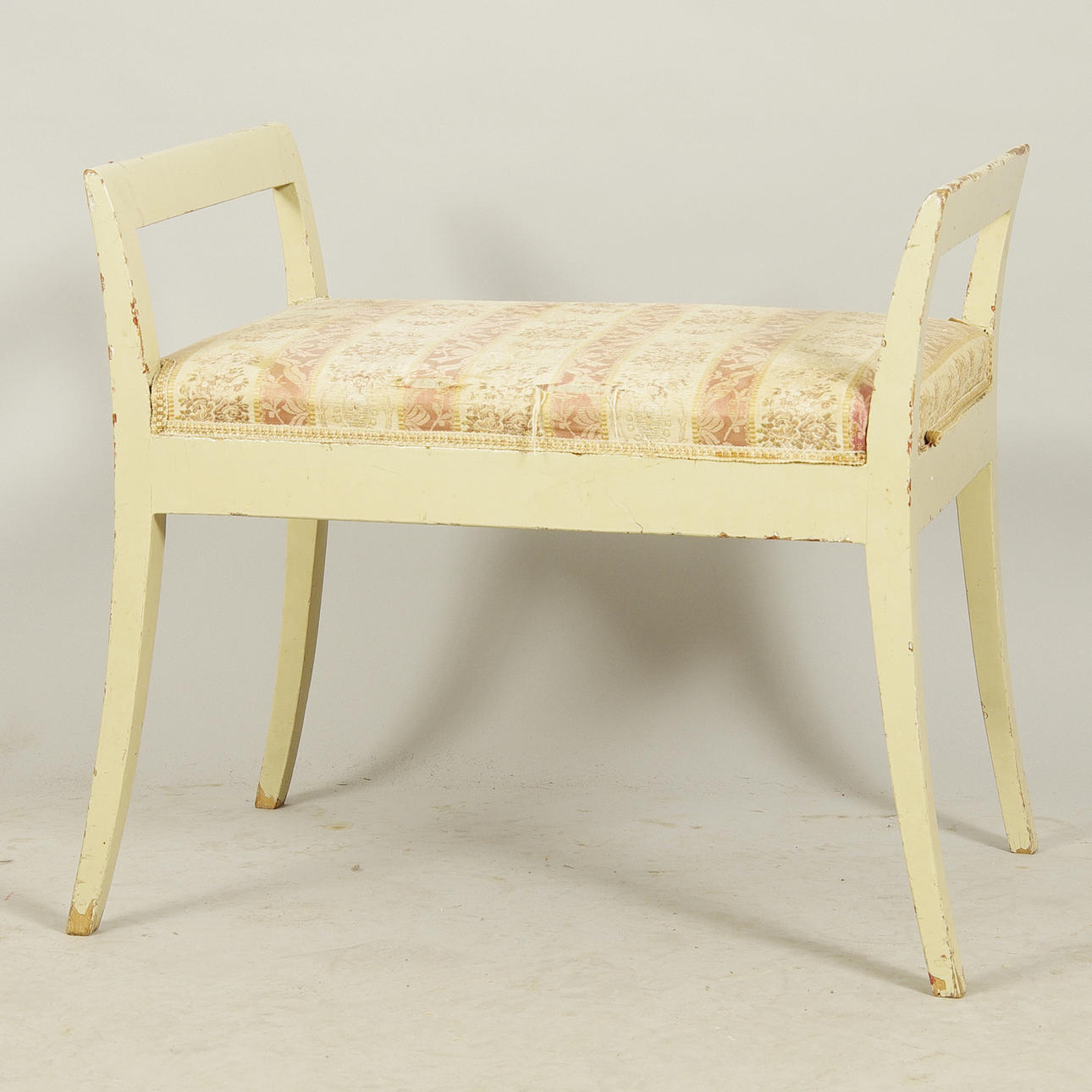 TABURETT, vitmålad, tidigt 1900-tal.