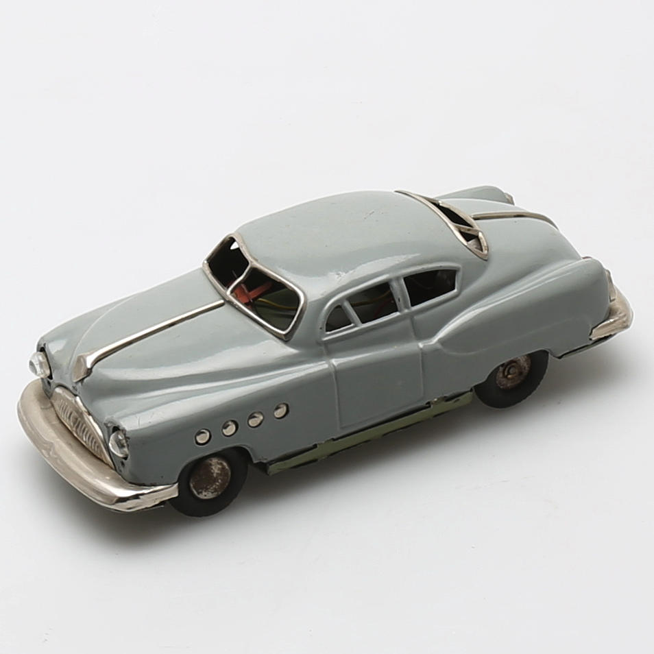 LEKSAKSBIL, plåt, Buick, med belysning och tuta, 1950-tal, japan.