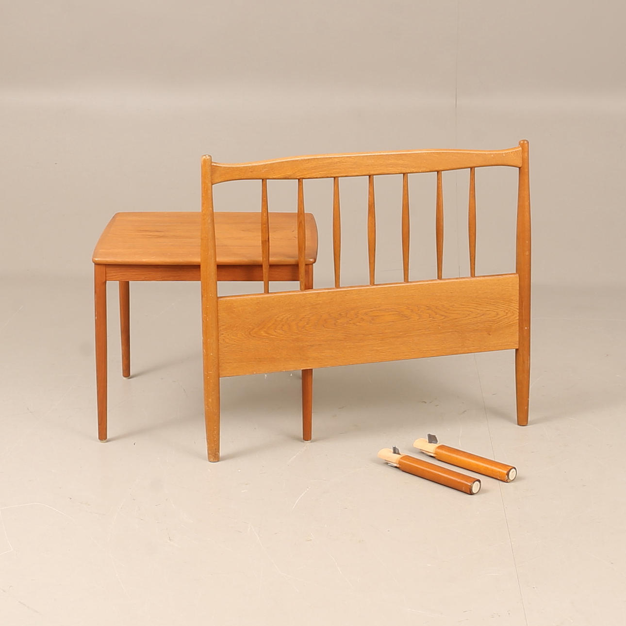 LAMP TABLE. HEADBOARD. teak.