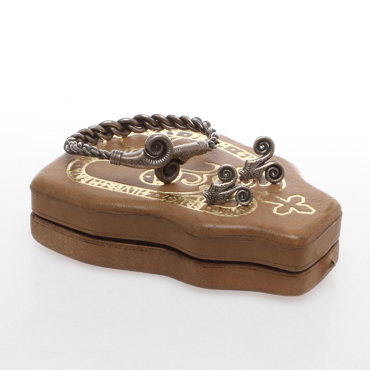 ARMBAND samt ÖRHÄNGEN med skruv 1 par, silver, S:T Eriks Silversmedja Ab, Stockholm, 1952.