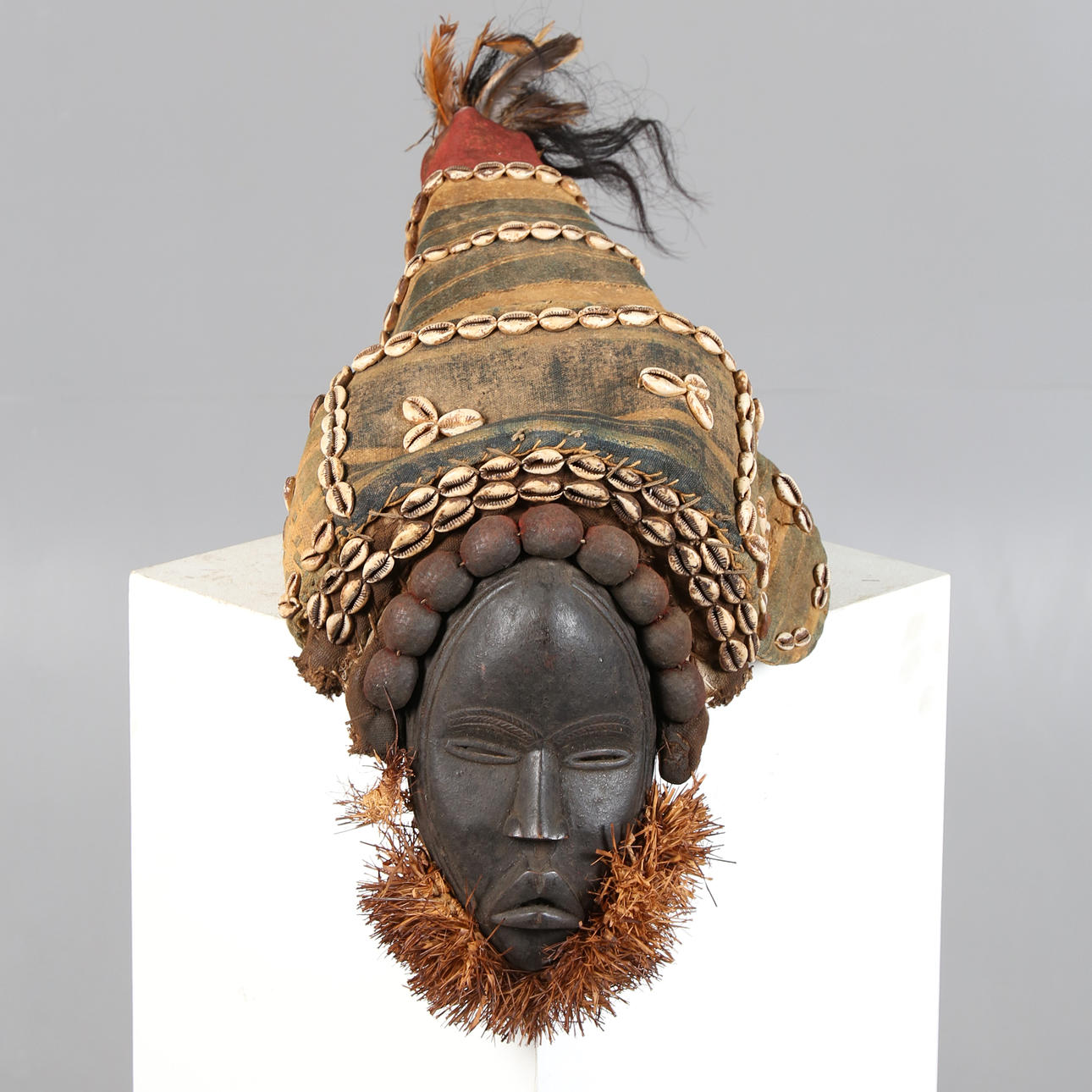 A DAN HOVEDBEKLÆDNING, ELFENBENSKYSTEN/ELFENBENSKYSTEN.