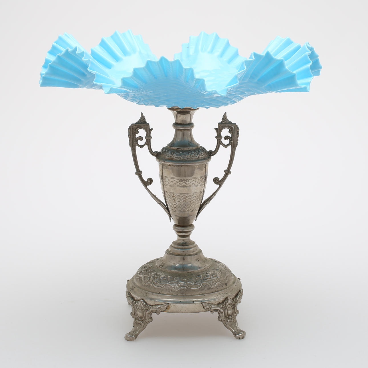 SKÅL PÅ FOT, veckad glasskål på nickelfot, 1800/1900-tal.