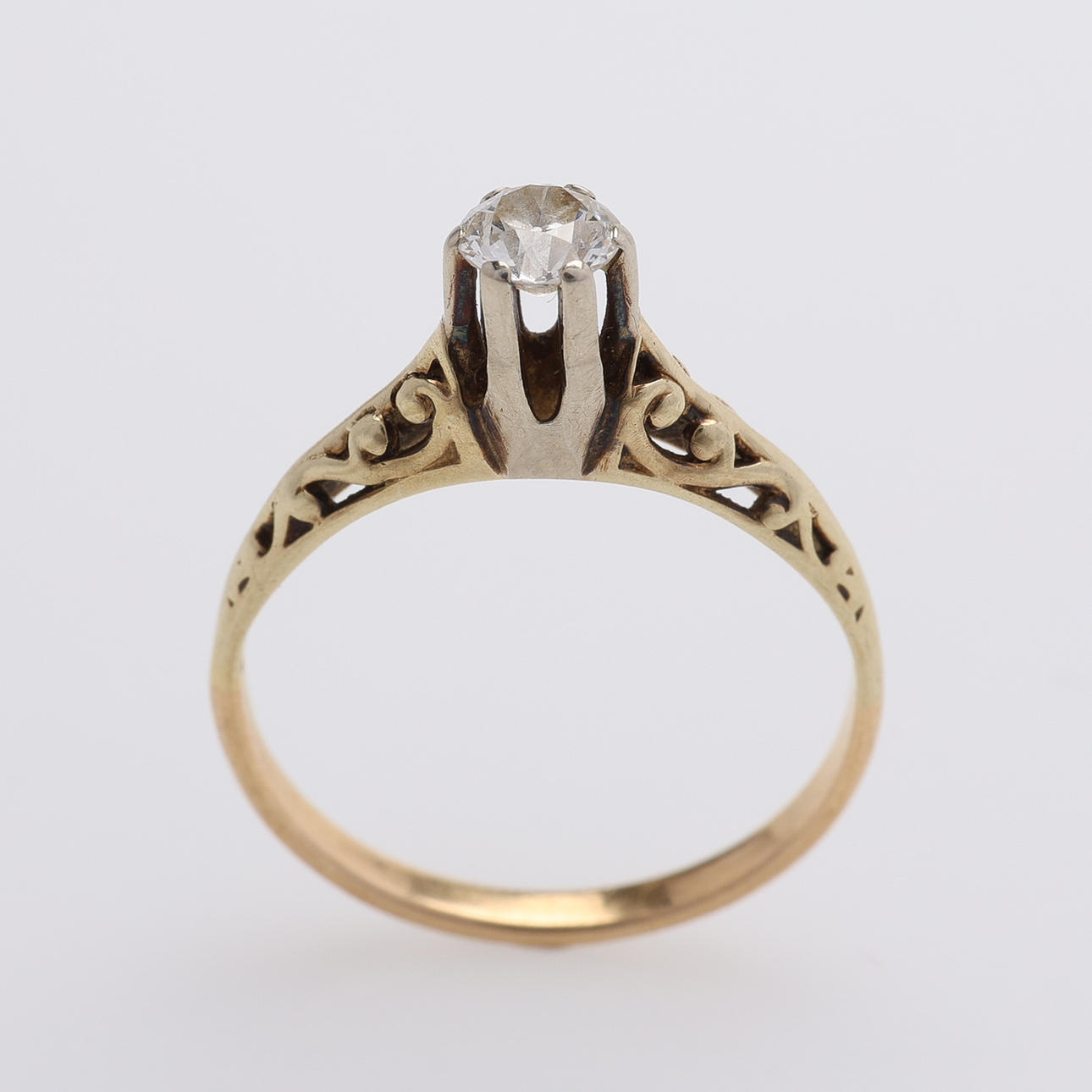 RING WITH OLD CUT DIAMOND, APPROX. 0,25 CT, 18K GOLD.