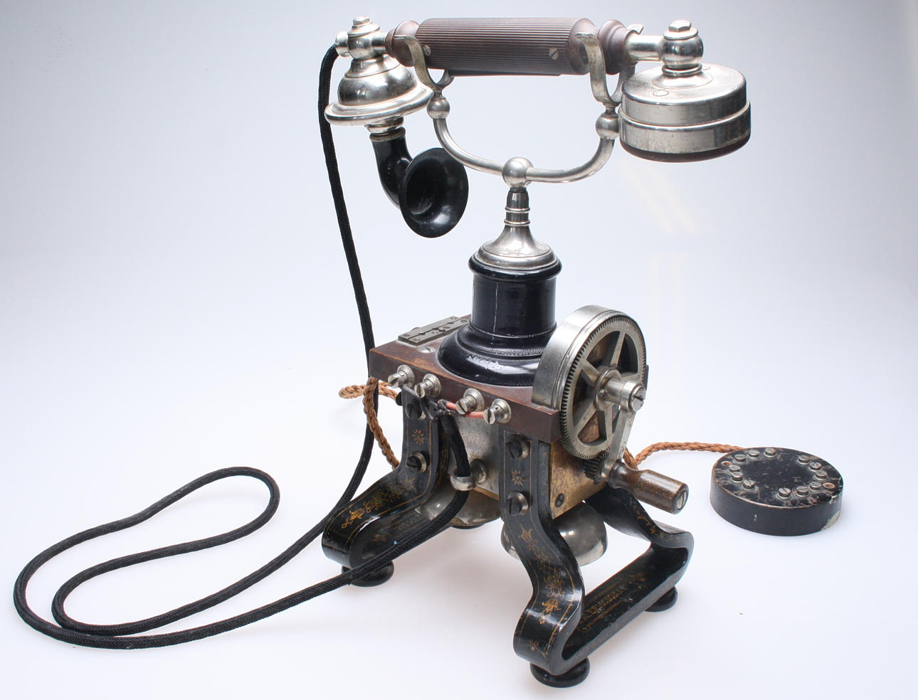 BORDSTELEFON L.M. Ericsson, Taxen.