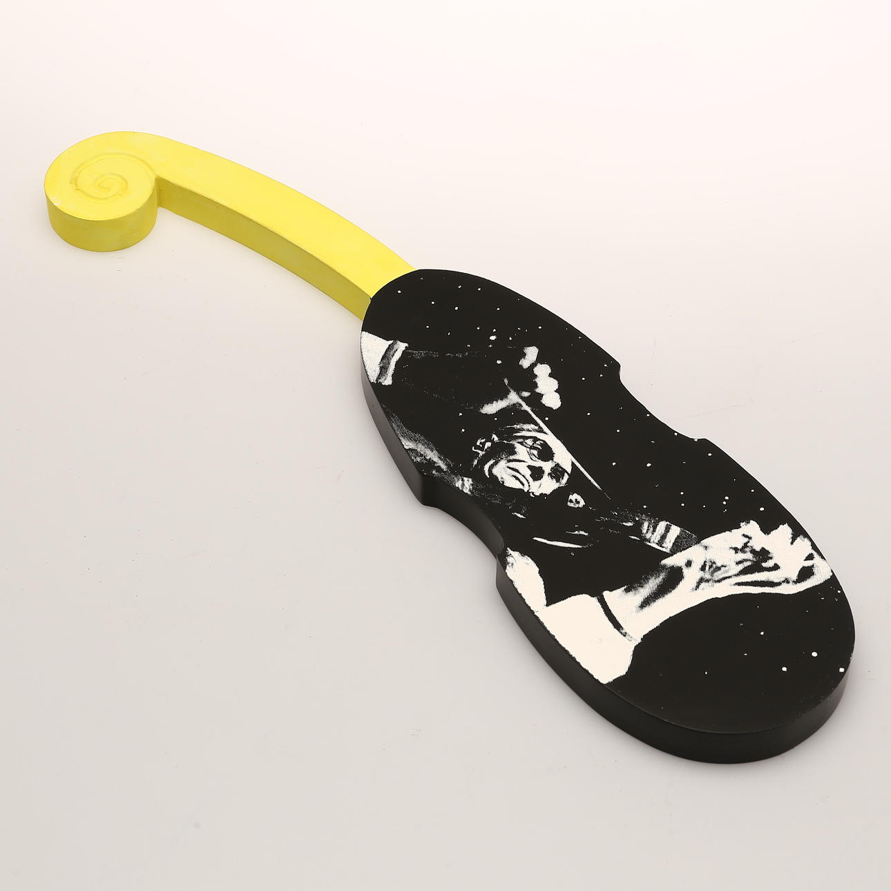 ÅKE PALLARP. Bemålat och screentryckt träobjekt.