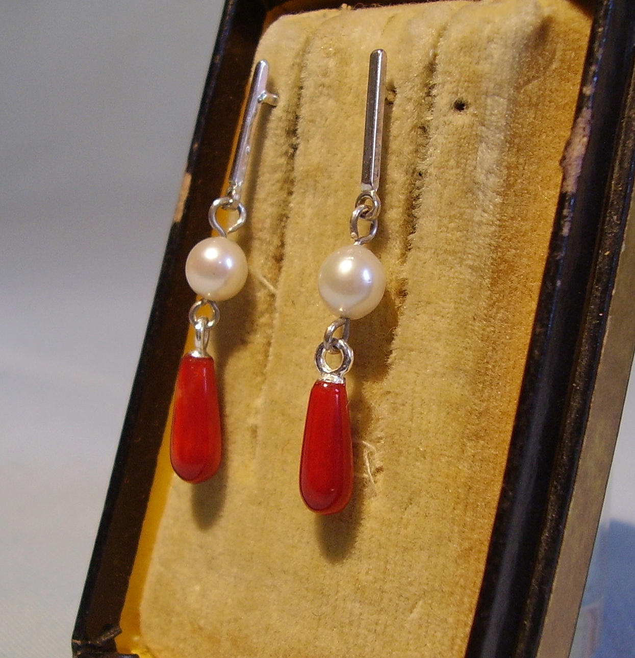 Korall - Perl - Ohrstecker silver 835.