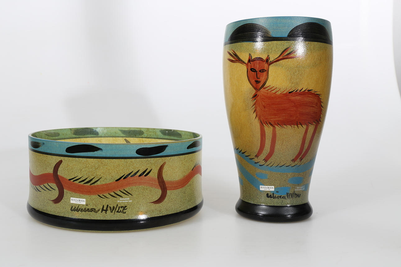 ULRIKA HYDMAN VALLIEN. Skål och vas, glas, signerade, Kosta Boda.