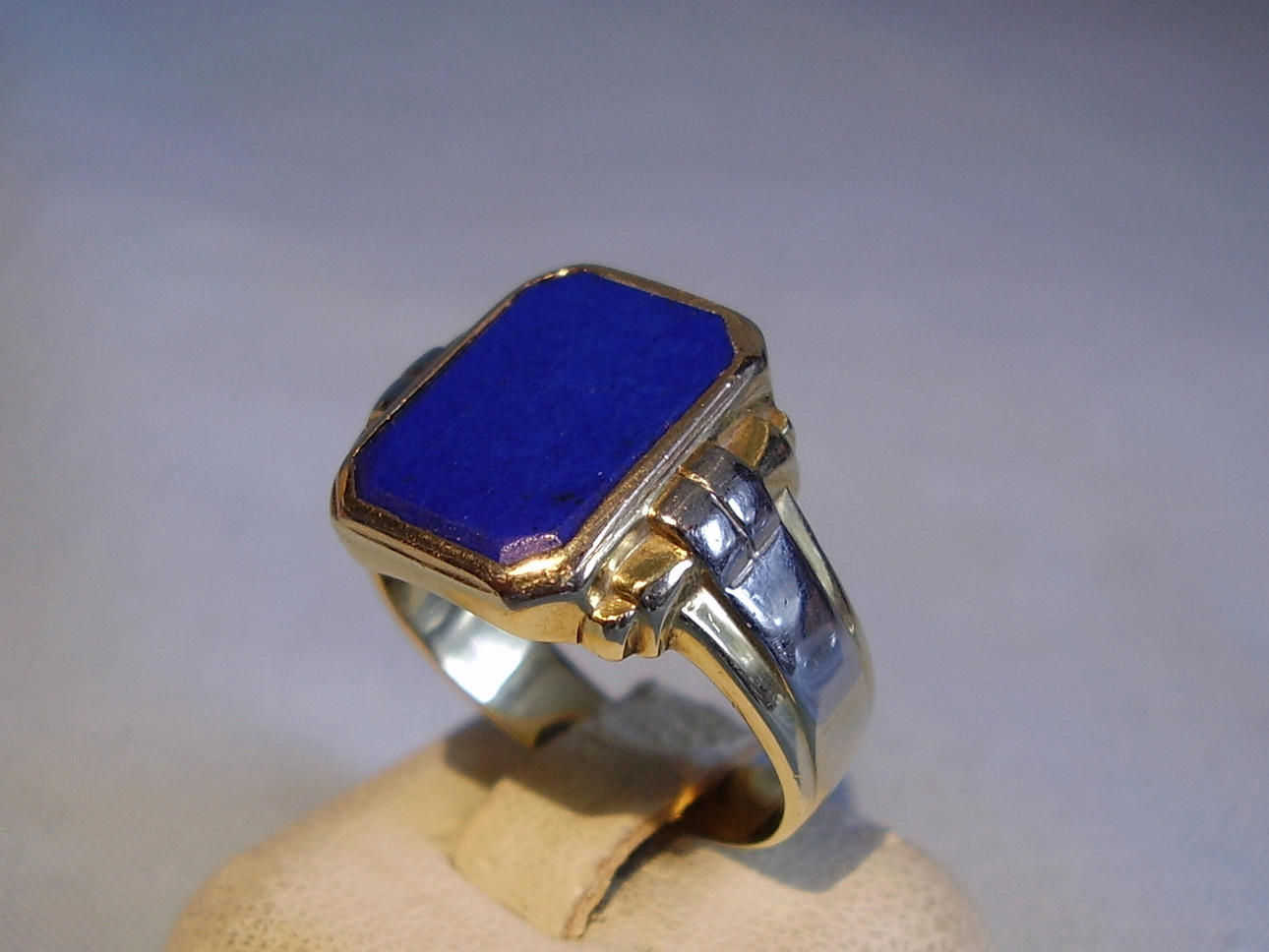 BICOLOR GULDRING MED LAPIS LAZULI 14k.