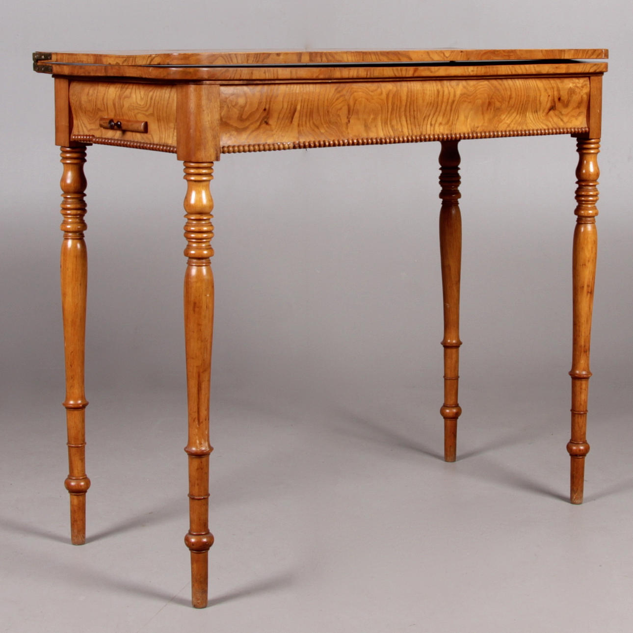 SPELBORD, med brädspel, nyrenässans, 1800-talets senare del.