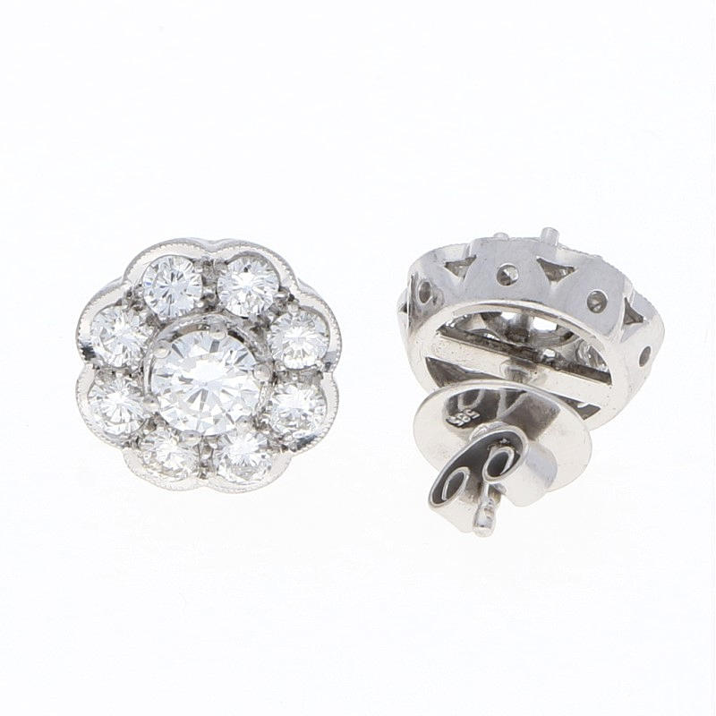 PAR BRILLIANT ÖRHÄNGEN i 585 vitguld.