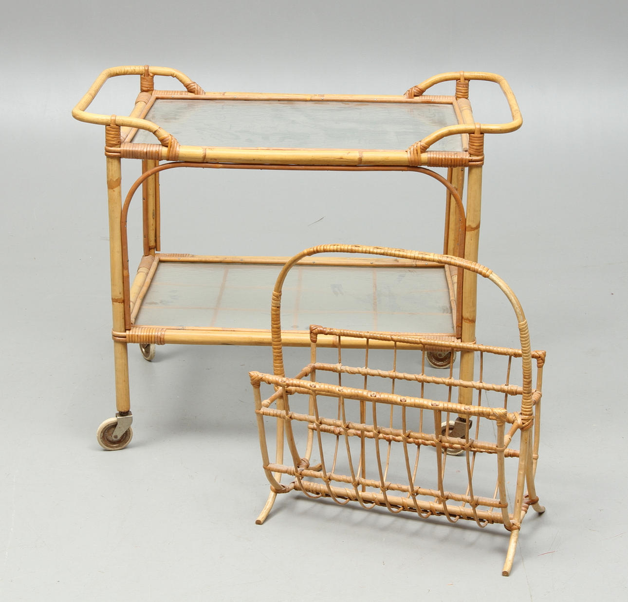 SERVERINGSVAGN, TIDININGSSTÄLL, bambu och rotting, 1900-tal.