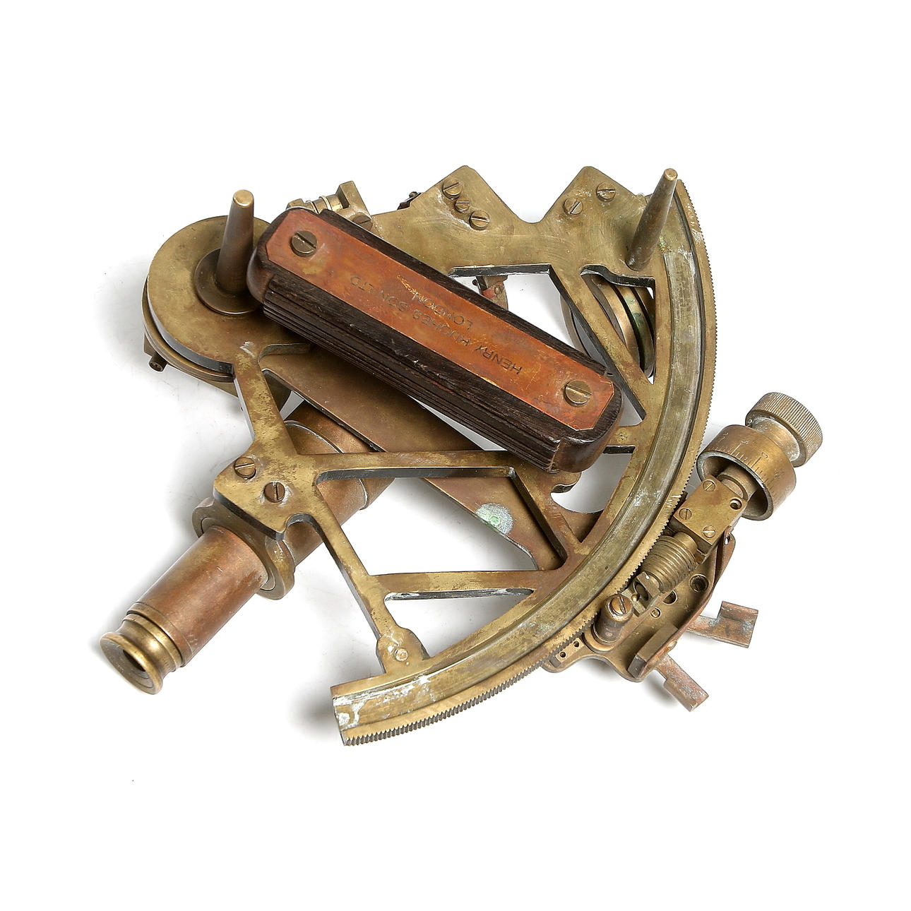 SEXTANT, mässing. Henry Hughes Son Ltd. London.