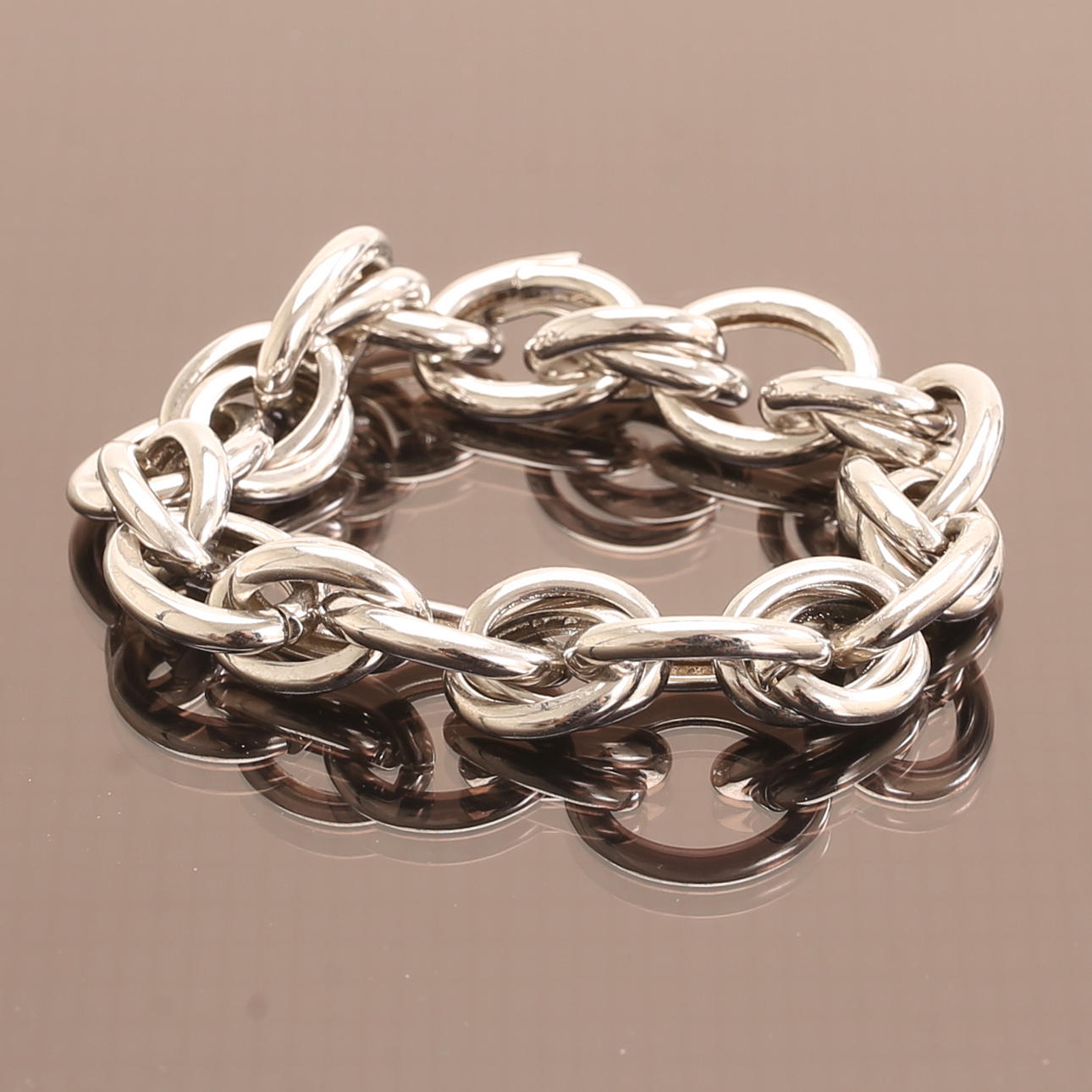 ARMBAND, Charlotte Bonde.