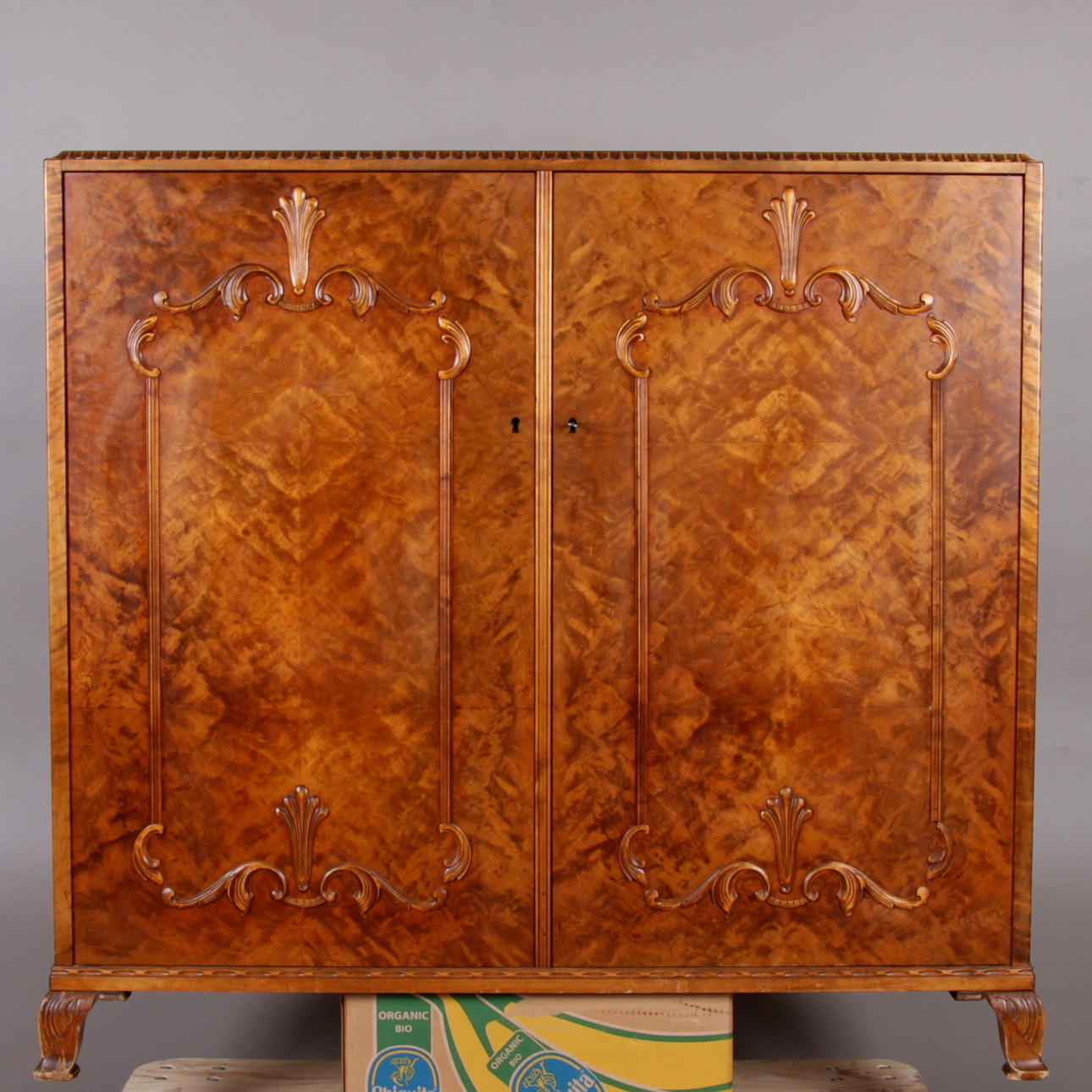 LINNESKÅP, rotfaner, 1900-talets första hälft.