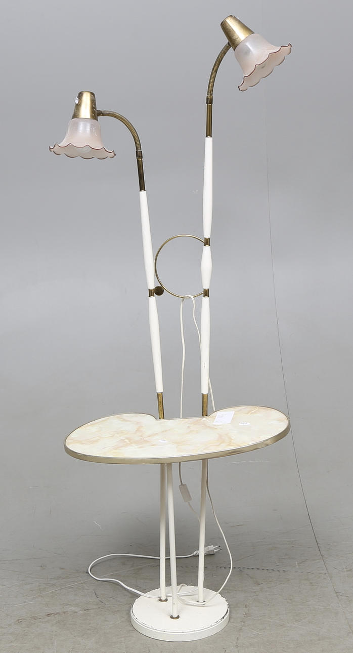 GOLVLAMPA med BORD, 1900-talets andra hälft.