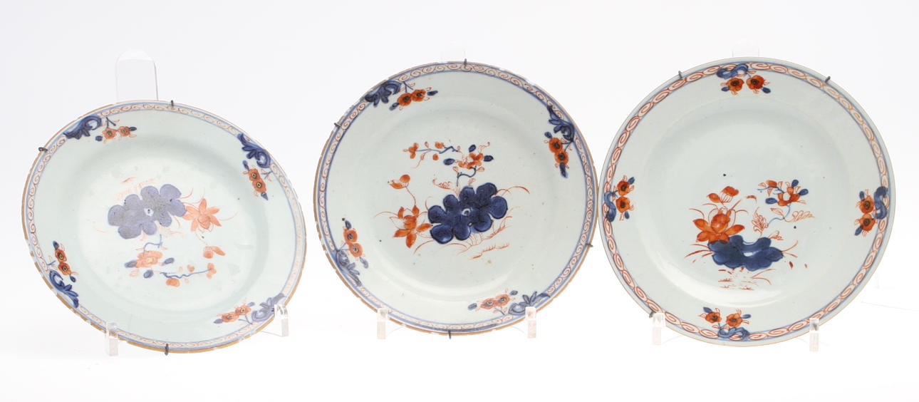 TALLRIKAR, 3 st, porslin, Kina, 1700-tal.