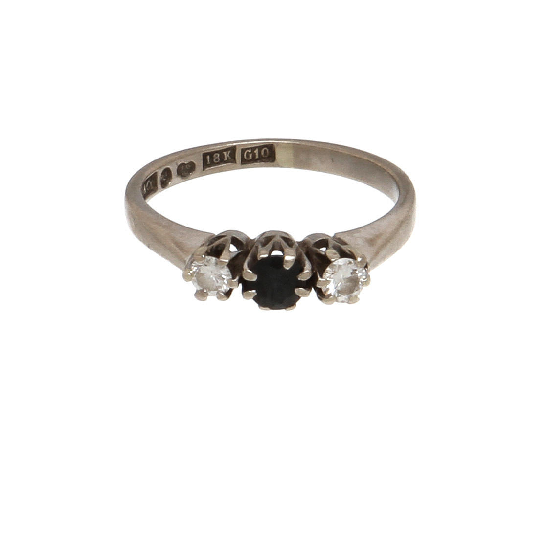 RING, 18K vitguld med safir samt diamanter, totalt ca 0,20 ct. Vikt 3,5 g.