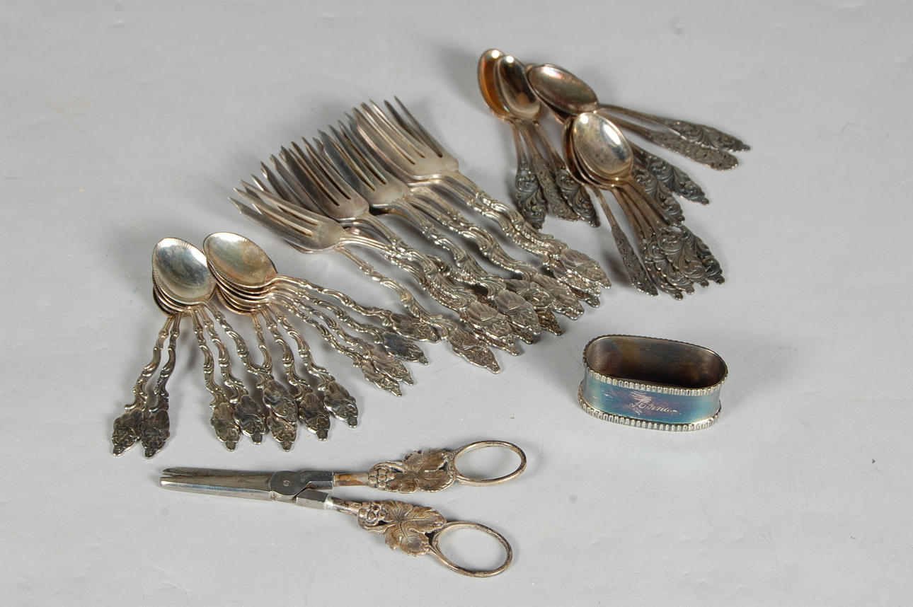 SILVER, 38 delar, vikt 560 g.