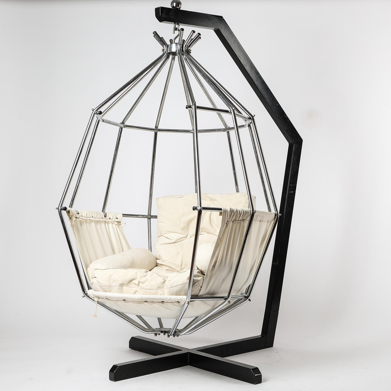 IB ARBERG. "Papegojan", Hängfåtölj, för Ibar Design AB, Jönköping.