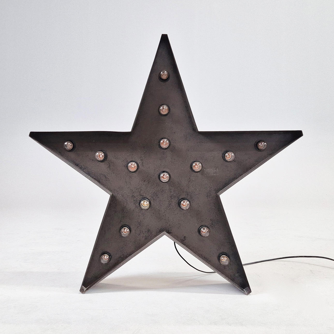 LUZ ESTELAR DE MADE.COM.