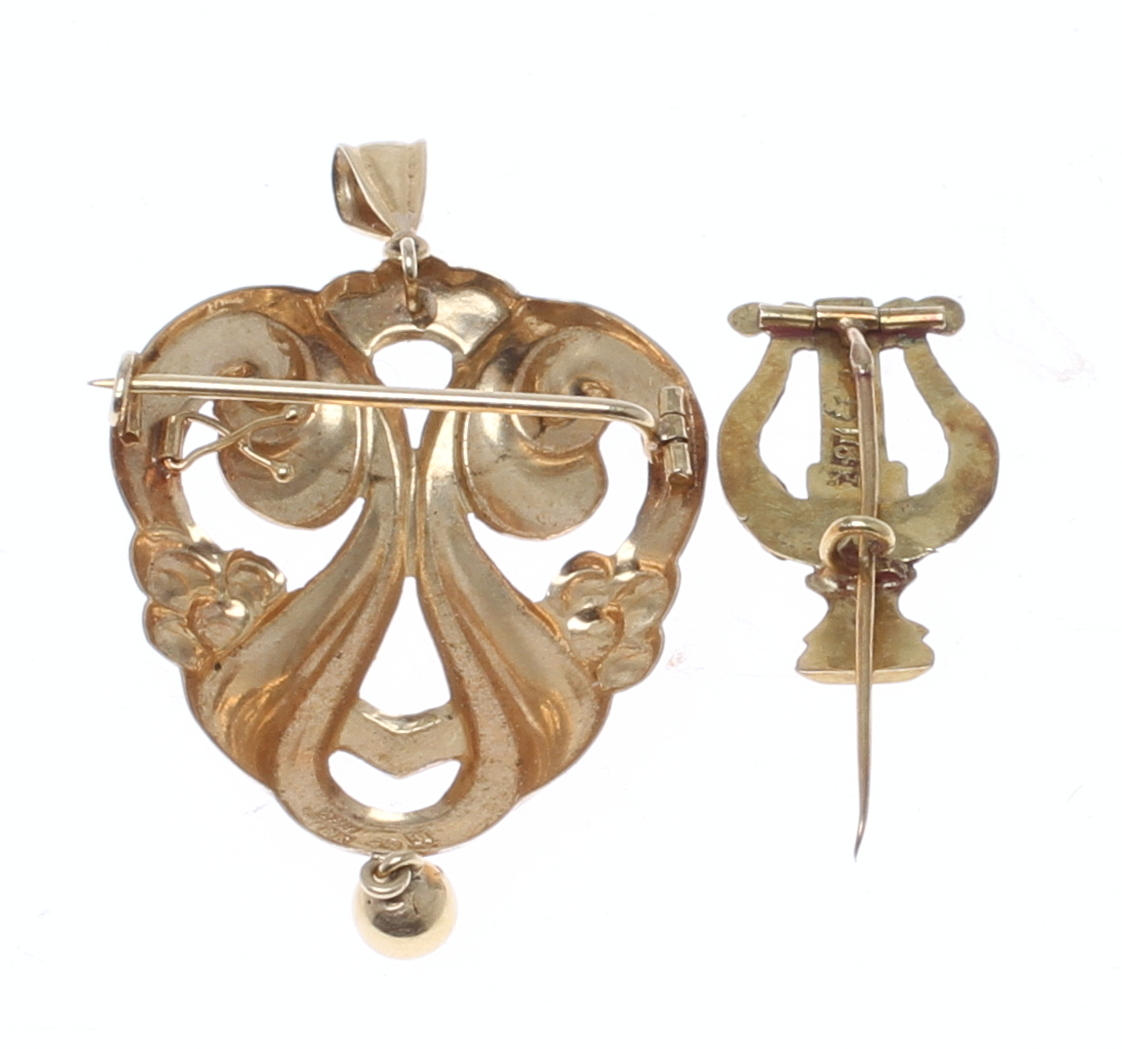 BROSCH/HÄNGE 18k guld, NÅL/BROSCH 18k guld samt RING 14k guld samt silver.