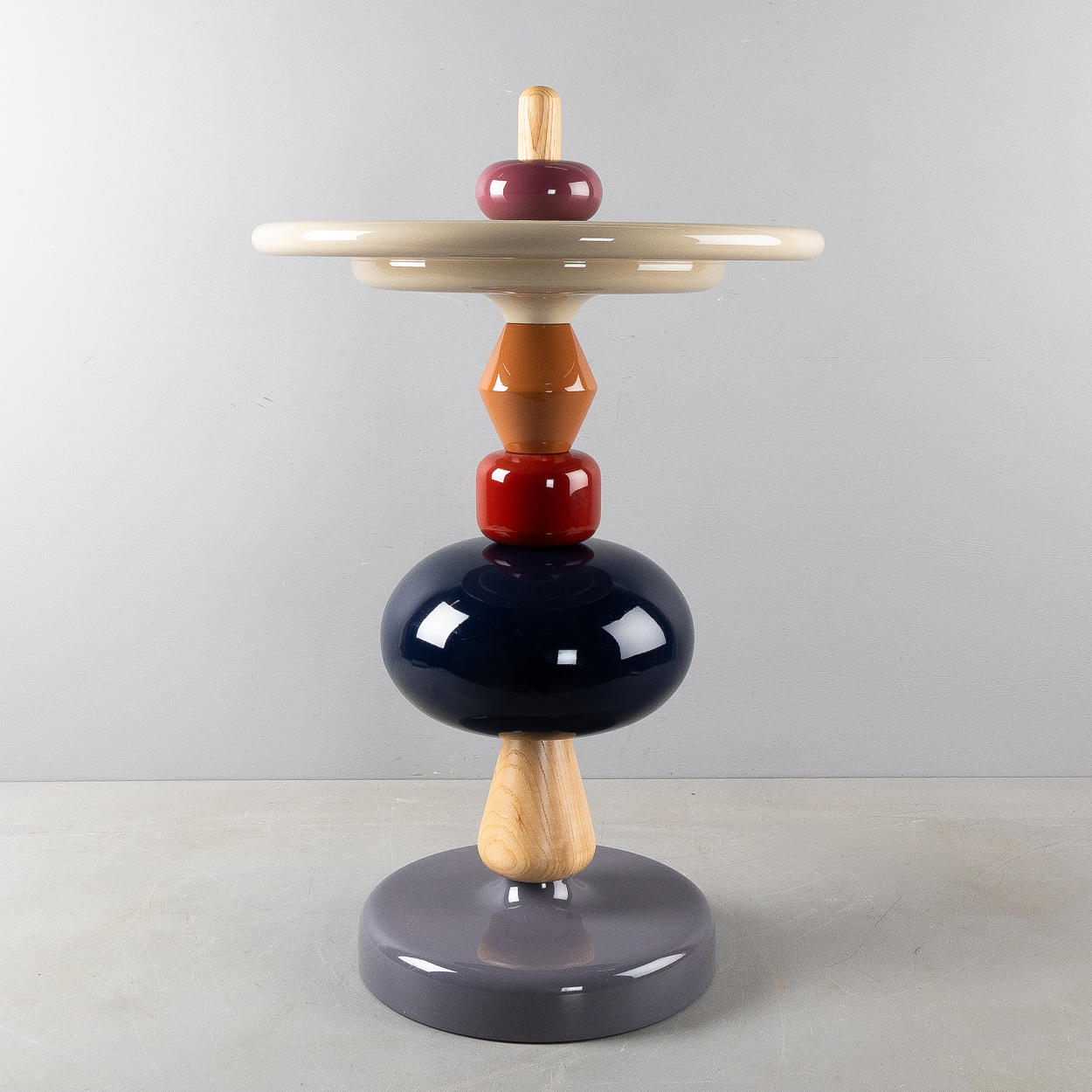 MIA HAMBURG, table, “Shuffle MH1" & Tradition.