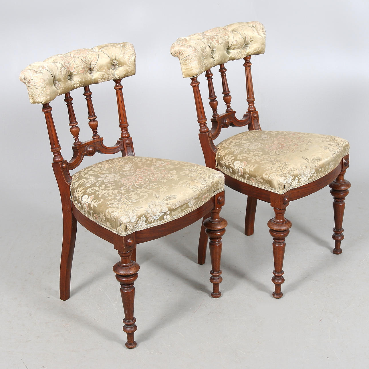 STOLAR, ett par, mahogny, s.k. tapetserarstol, 1880-talets slut.