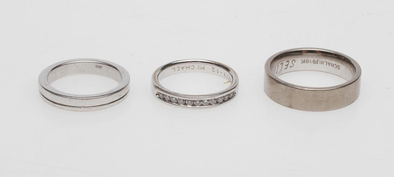 VITGULDSRINGAR, 3 st, 18k guld, vikt ca 21,8 gr.