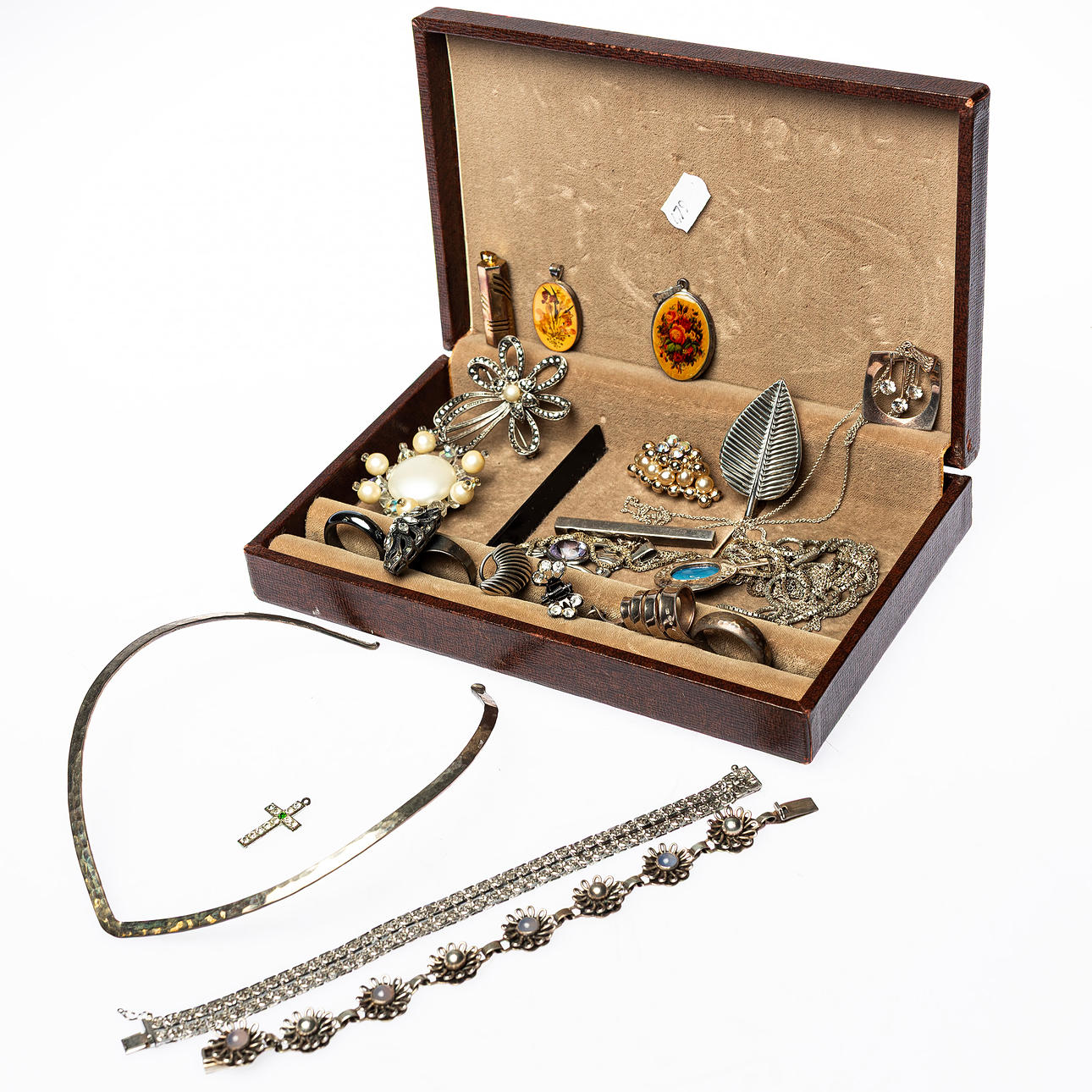 SCHMUCK, viel Silber.