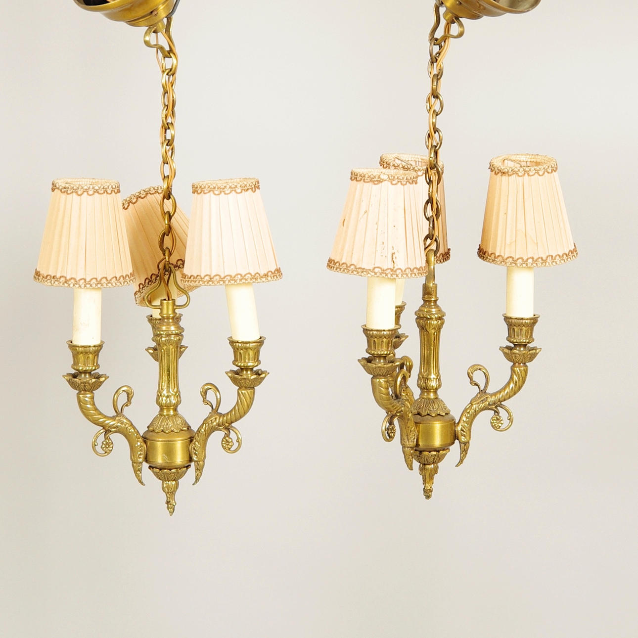 TAKLAMPOR, 1 par, mässing, 1900-talets mitt.