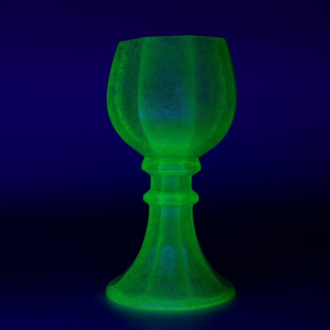 GLASS. 1 pc, Uranium glass.