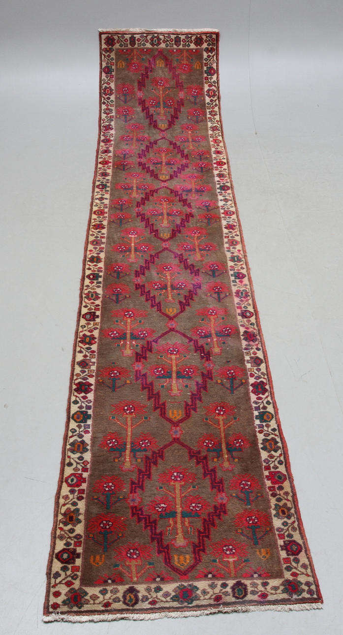 MATTA, orientalisk, ca 370 x 77 cm.