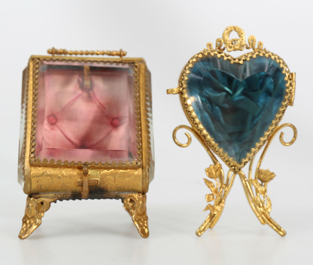 ROVSTÄLL, gulmetall och glas, 2 stycken, 1900-talets första kvartal.