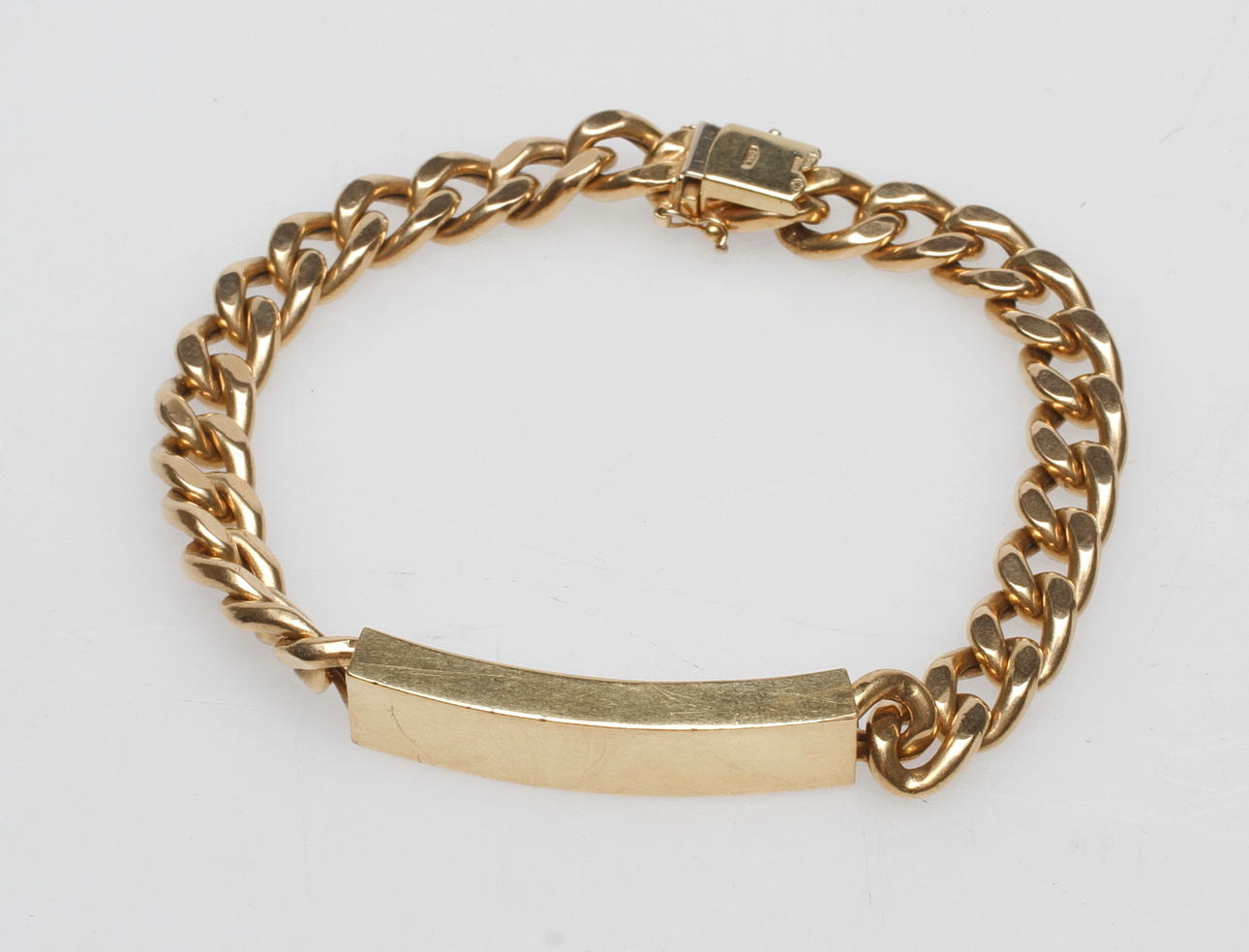 ARMBAND PANSAR MED BRICKA, 18k guld, vikt ca 31,7 gr.