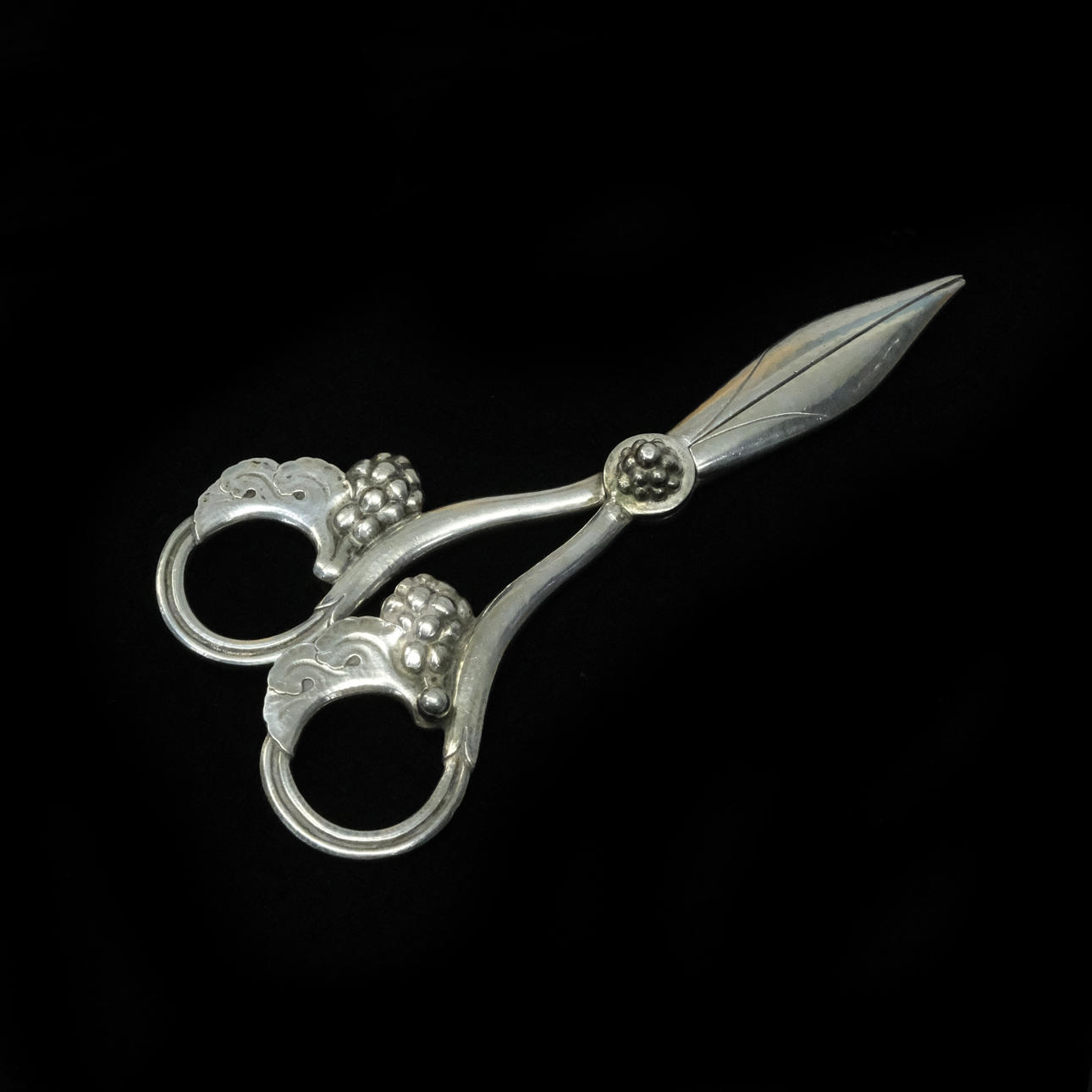 GEORG JENSEN. TRAUBENSCHERE.