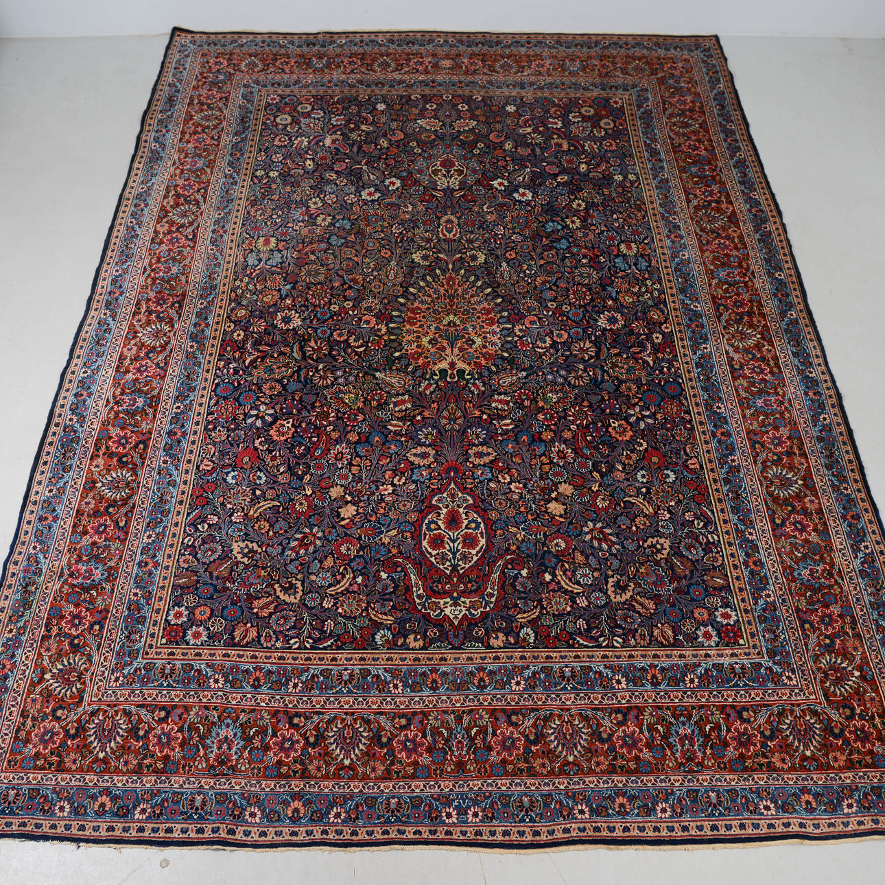 MATTA, antik, Mashad, 359 x 253 cm.