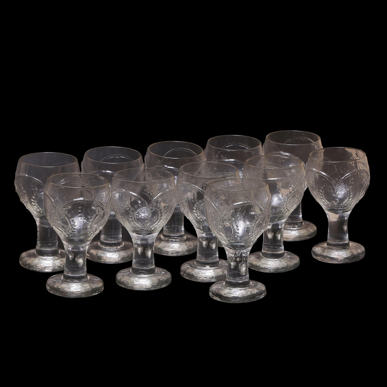 11 „CAROLINA“ GLAS, PUKEBERG.