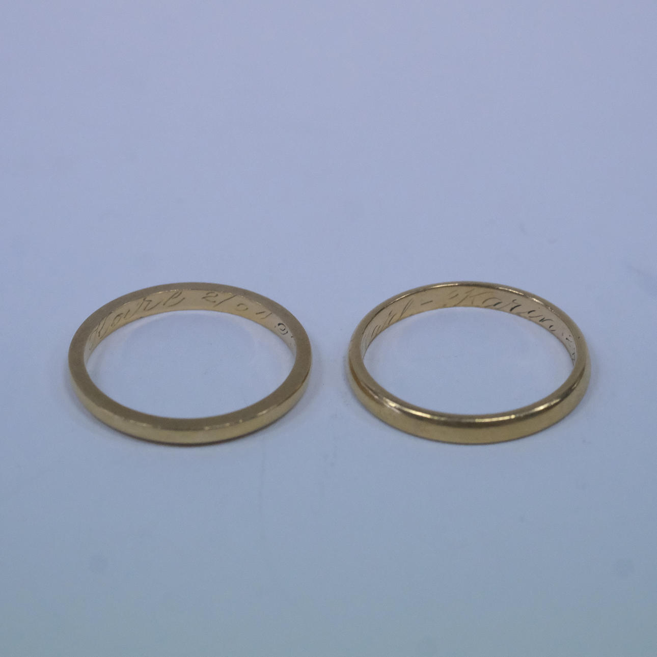 RINGS, TWO PIECES, 20K GOLD.