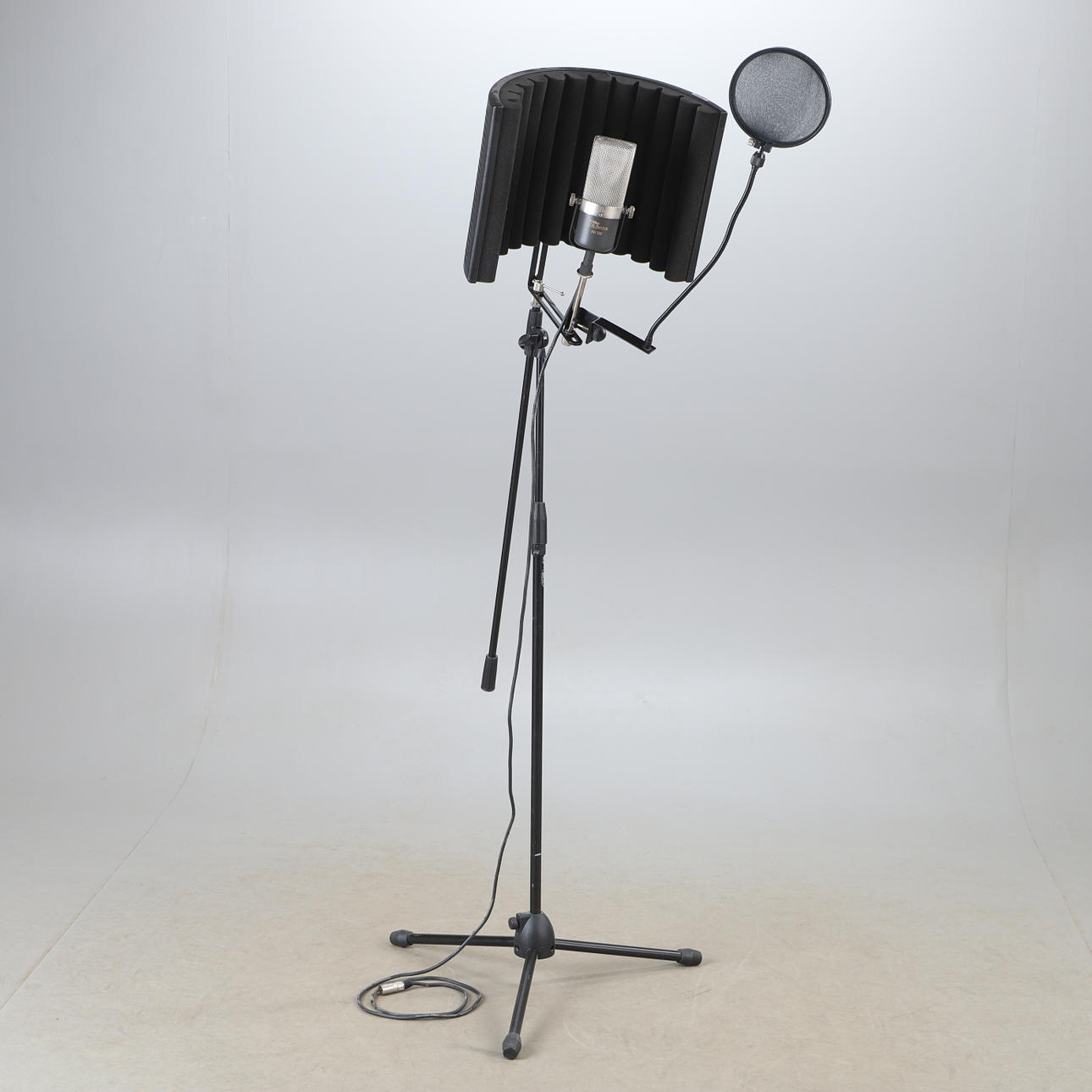 MICRÓFONO CON SOPORTE, The T-bone, RB 500, RF-X, SE.