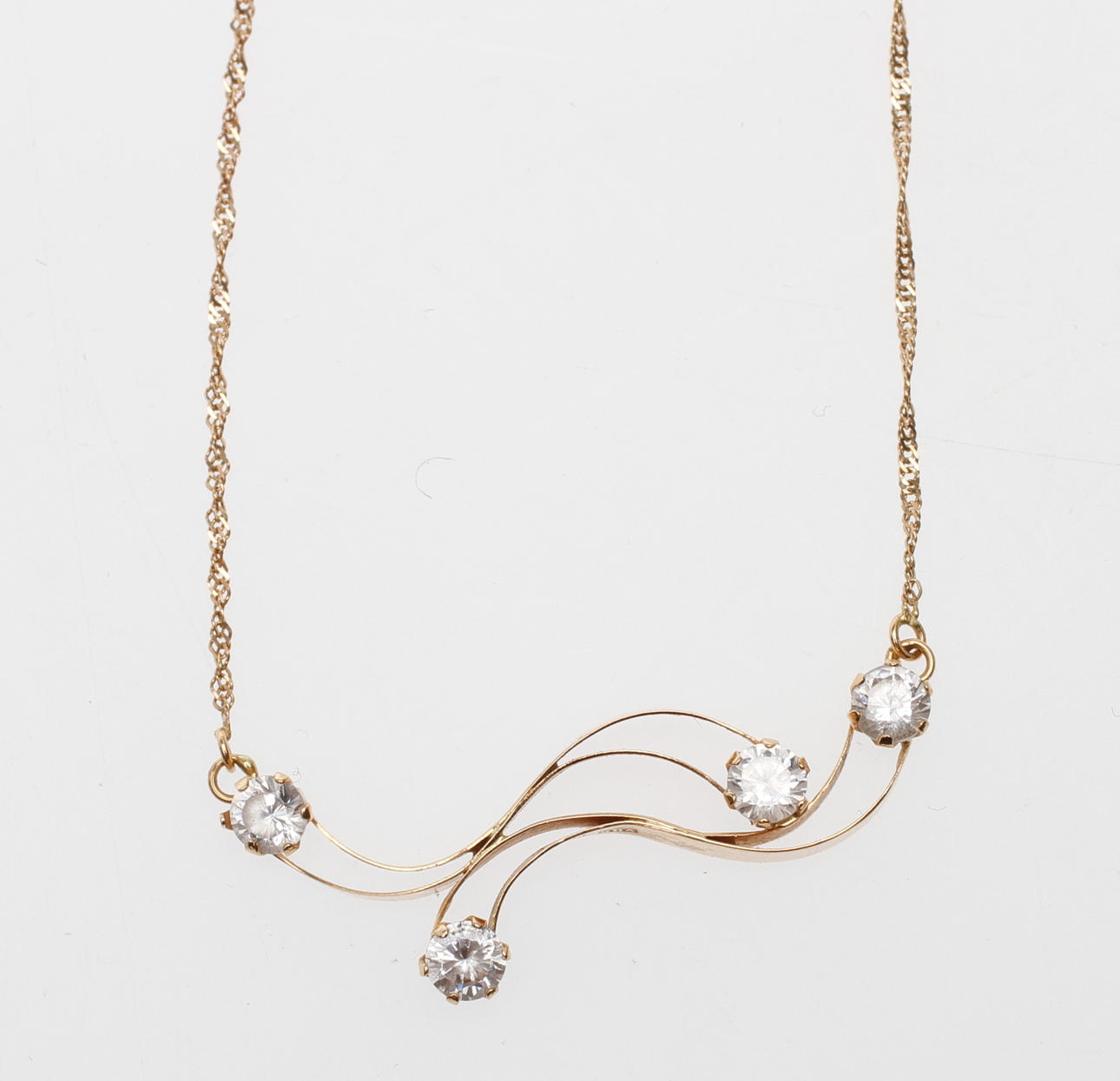 KEJDA samt HÄNGE med stenar, 18k guld, vikt totalt ca 2,9 gr.