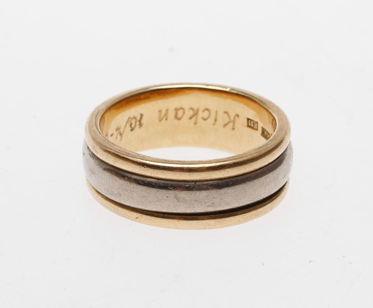 RING, 18k guld, vikt ca 16,6 gr.