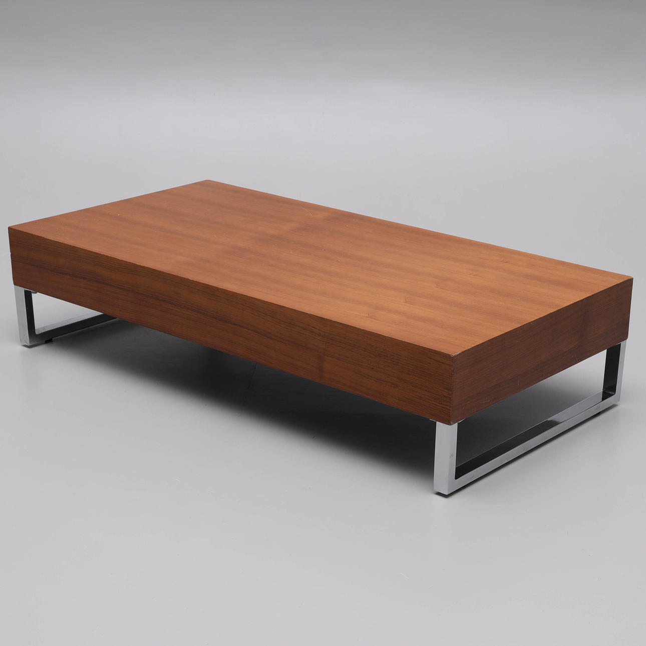 A walnut veneer coffee table, low model, 21st century.