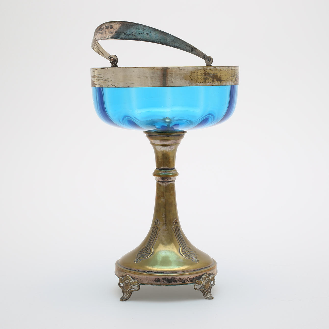 SKÅL, glas, med handtag och fot i nysilver, 1800/1900-tal.