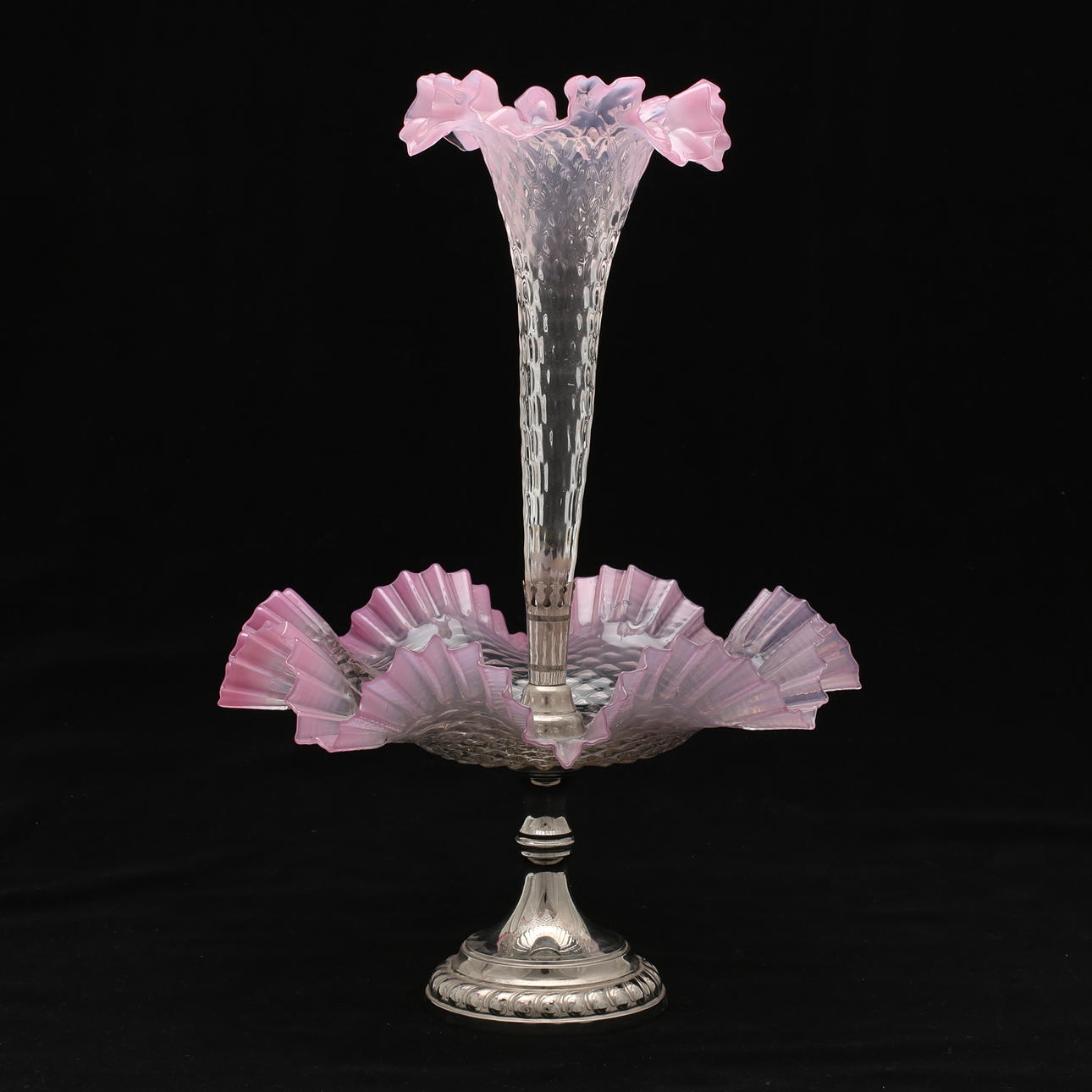 STRUTVAS, veckad glasvas och skål på nickelfot, 1800/1900-tal.