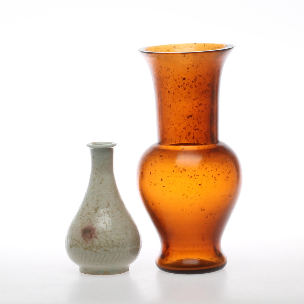 VASER, 2 st, keramik samt glas, Kina.