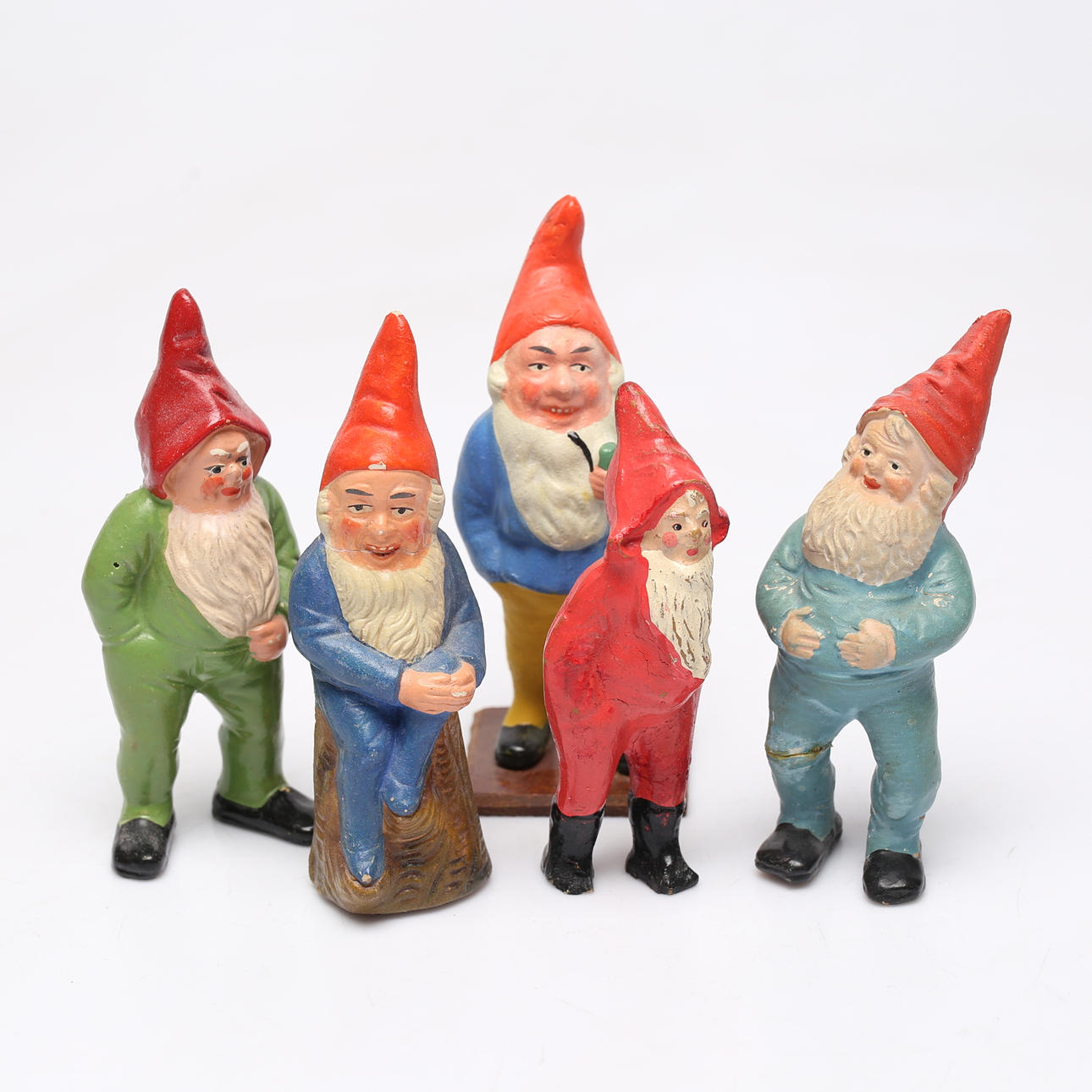 TOMTAR, 5 st, keramik, 1900-tal.